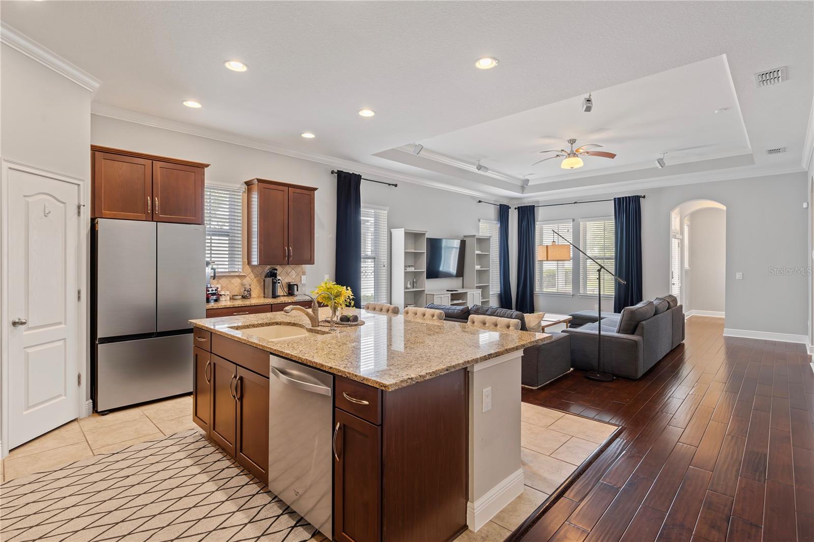 936 Dewinsberry Dr N