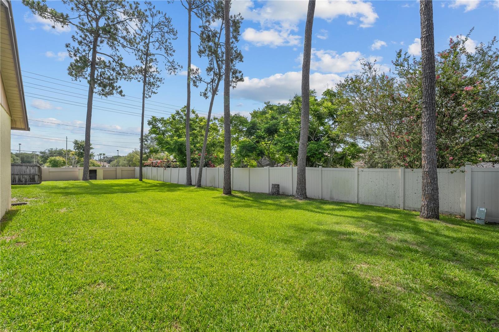 9000 Woodbreeze Blvd