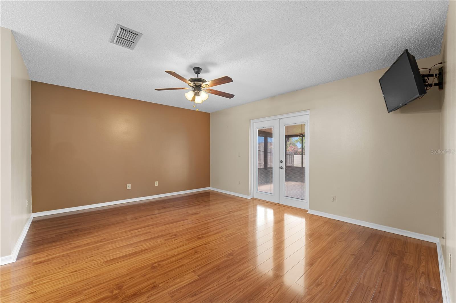 9000 Woodbreeze Blvd