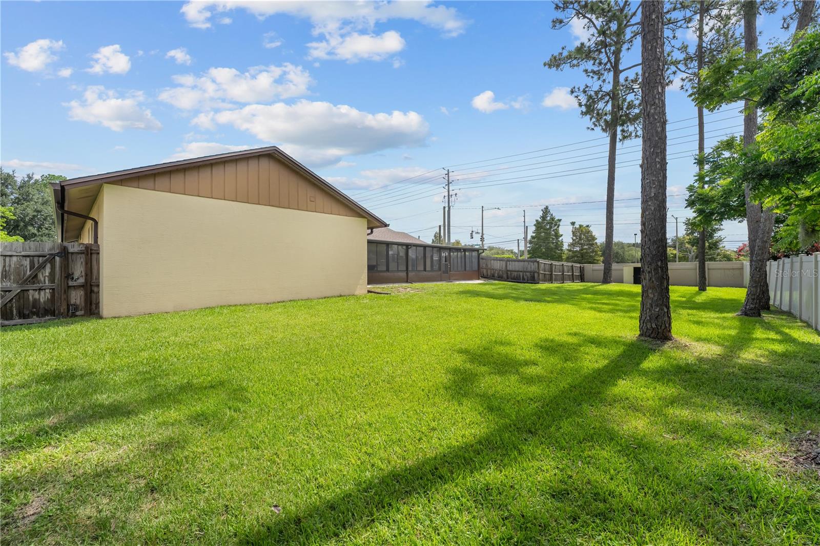 9000 Woodbreeze Blvd