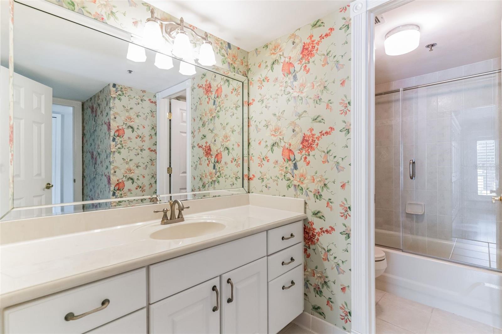 202 Quayside Cir #201