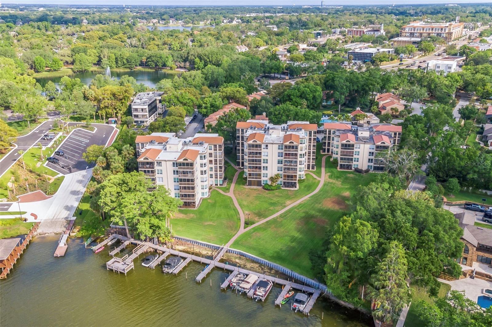 202 Quayside Cir #201