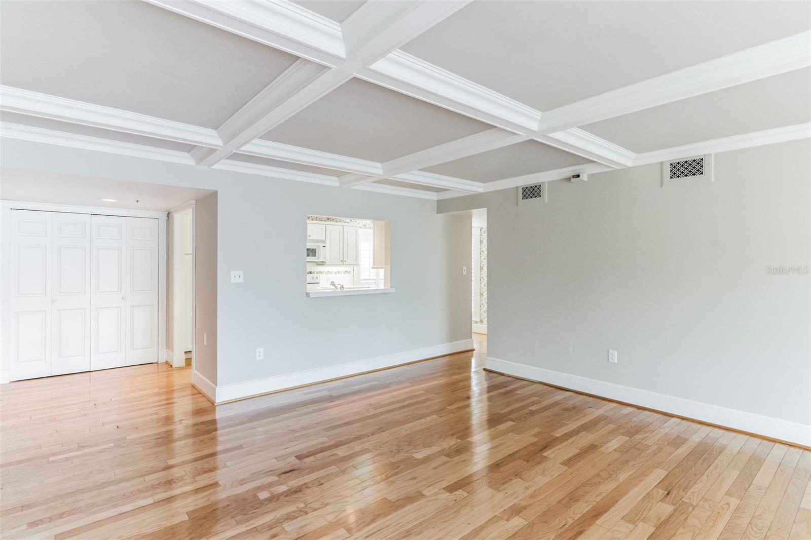 202 Quayside Cir #201