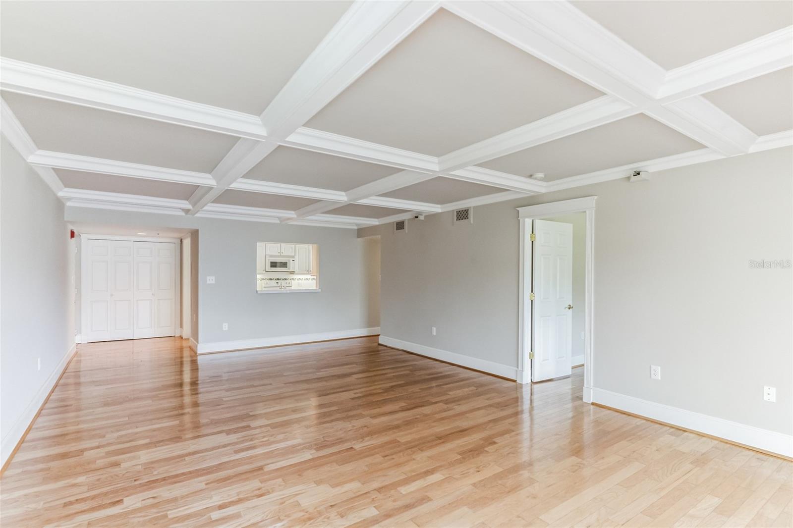 202 Quayside Cir #201