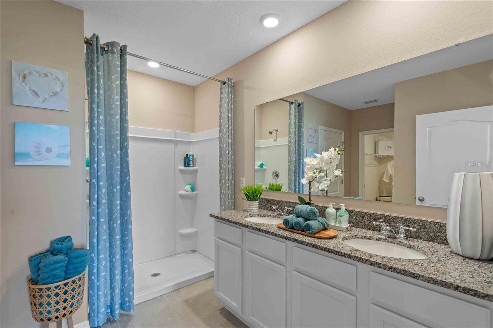 3866 Rory Oak Cir