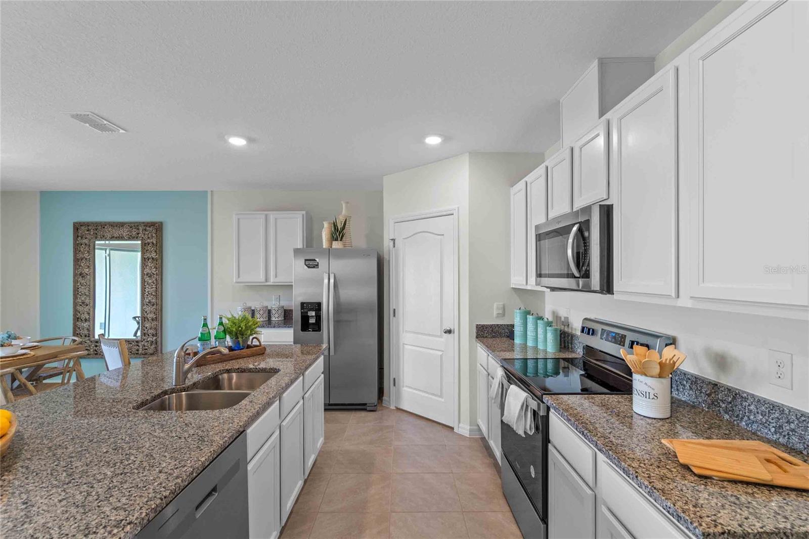 3866 Rory Oak Cir