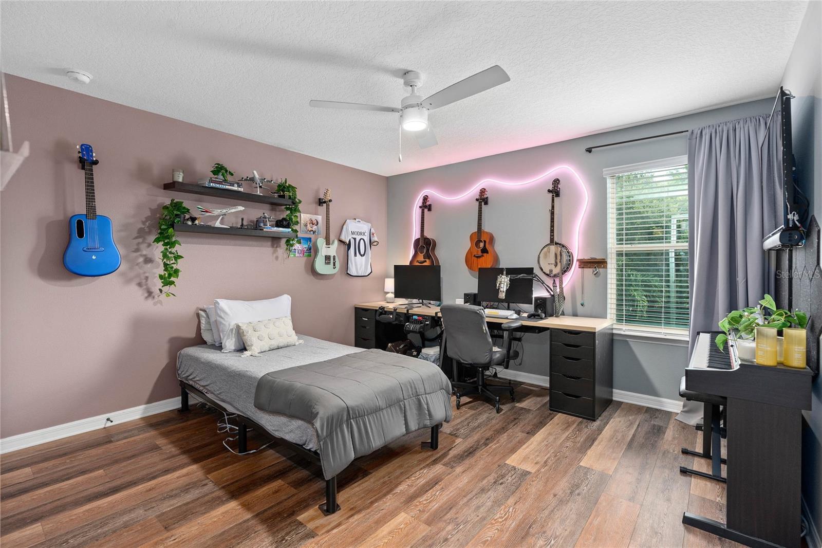 9203 Outlook Rock Trl