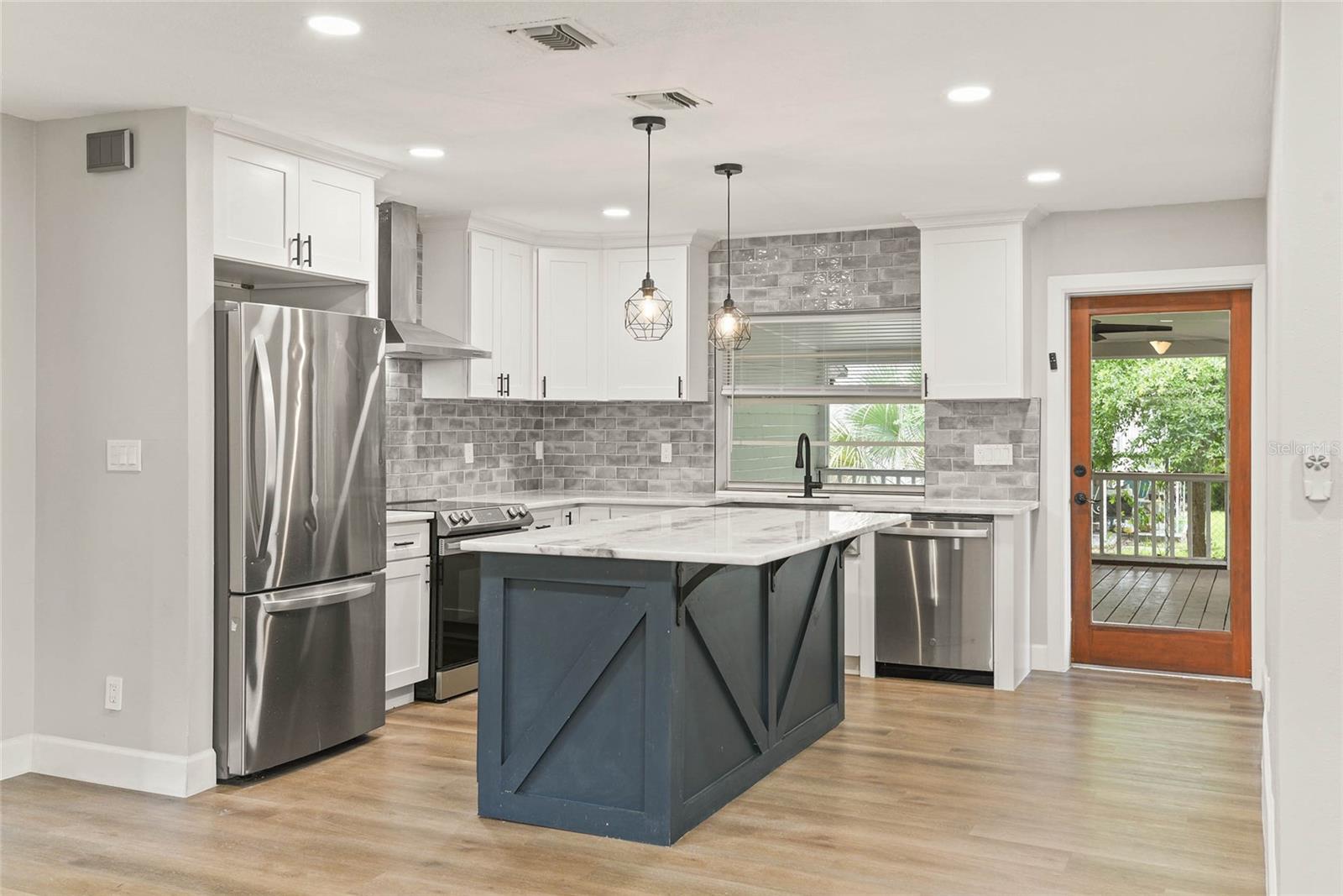 1720 N Westmoreland Dr