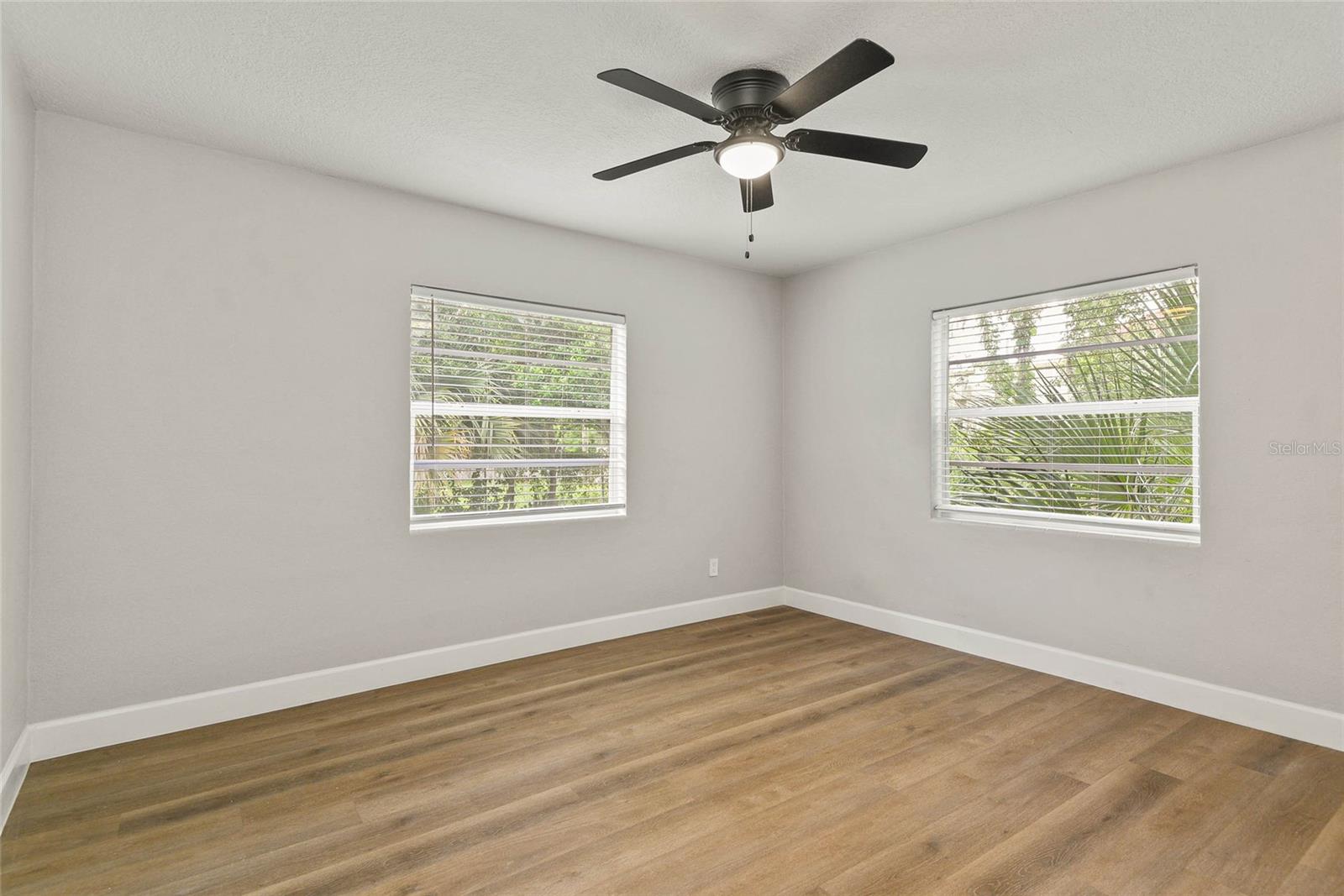 1720 N Westmoreland Dr