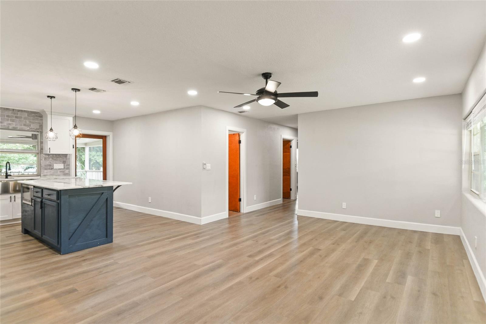 1720 N Westmoreland Dr