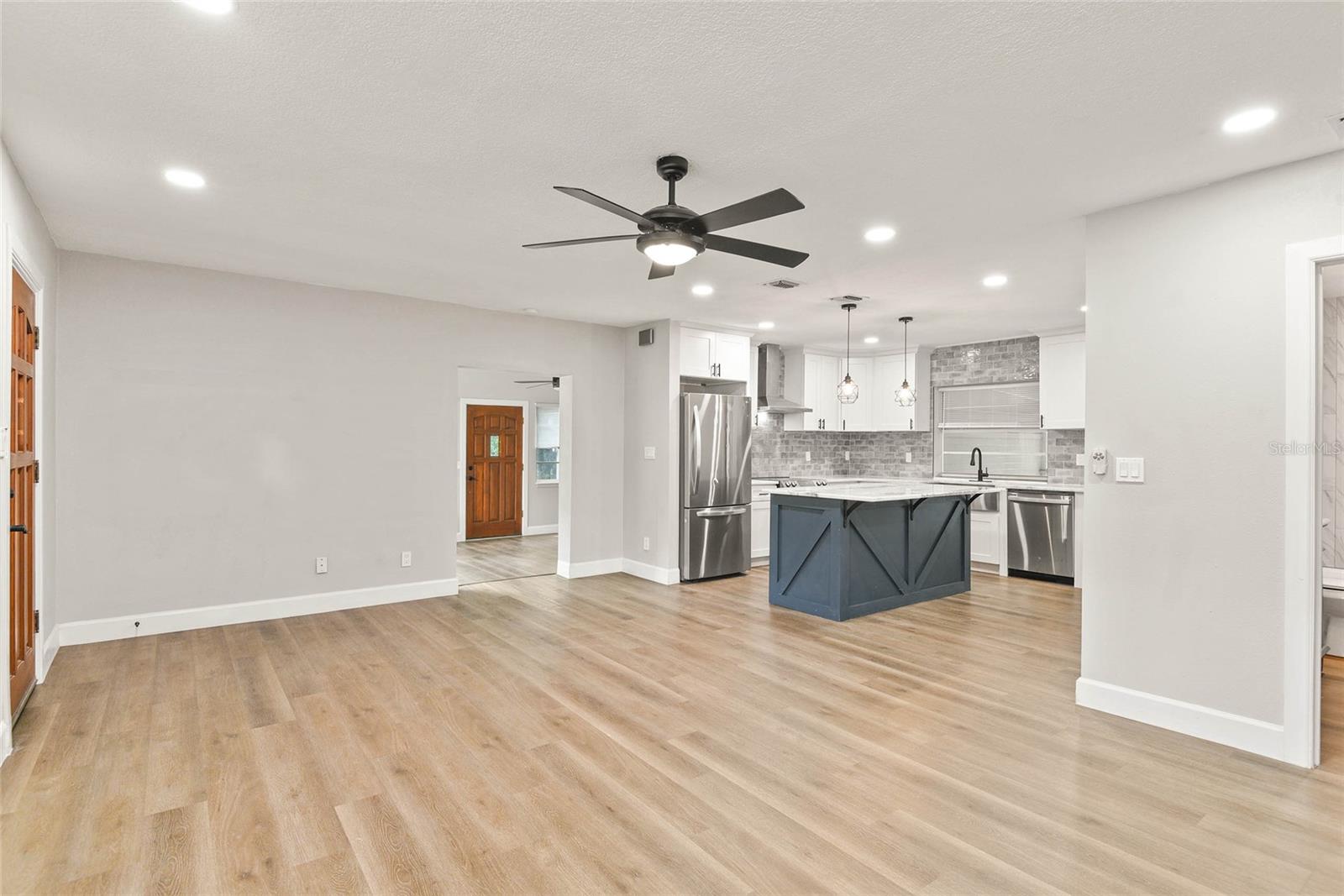 1720 N Westmoreland Dr