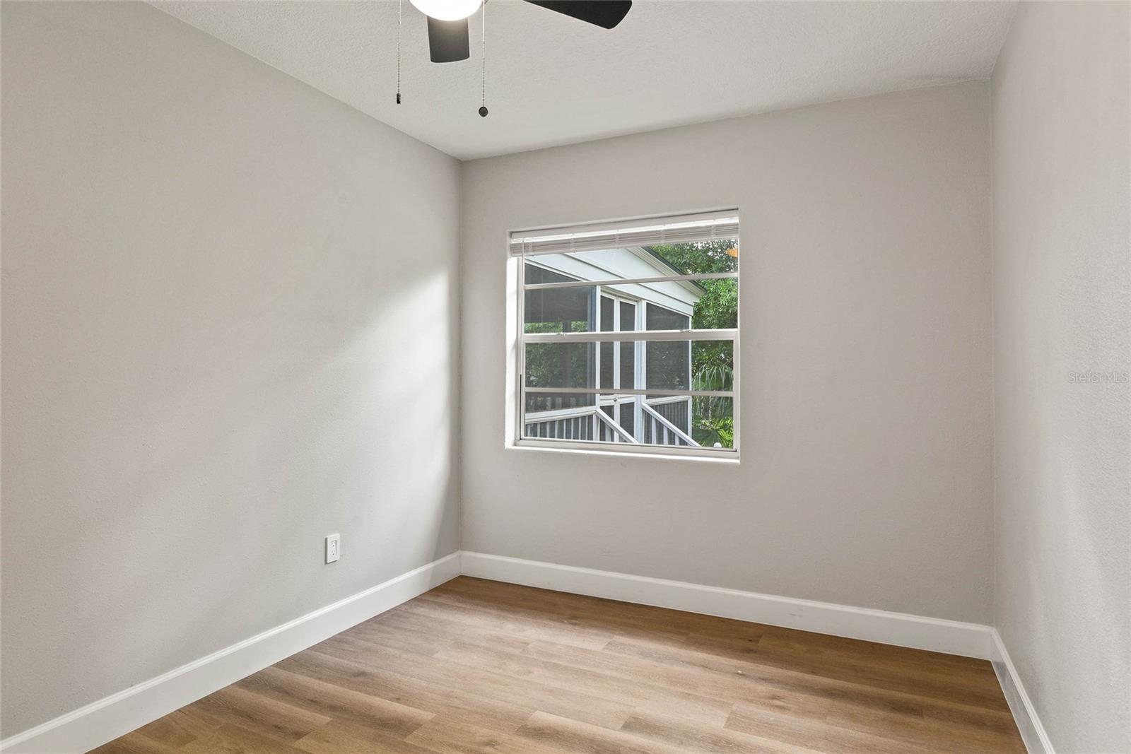 1720 N Westmoreland Dr