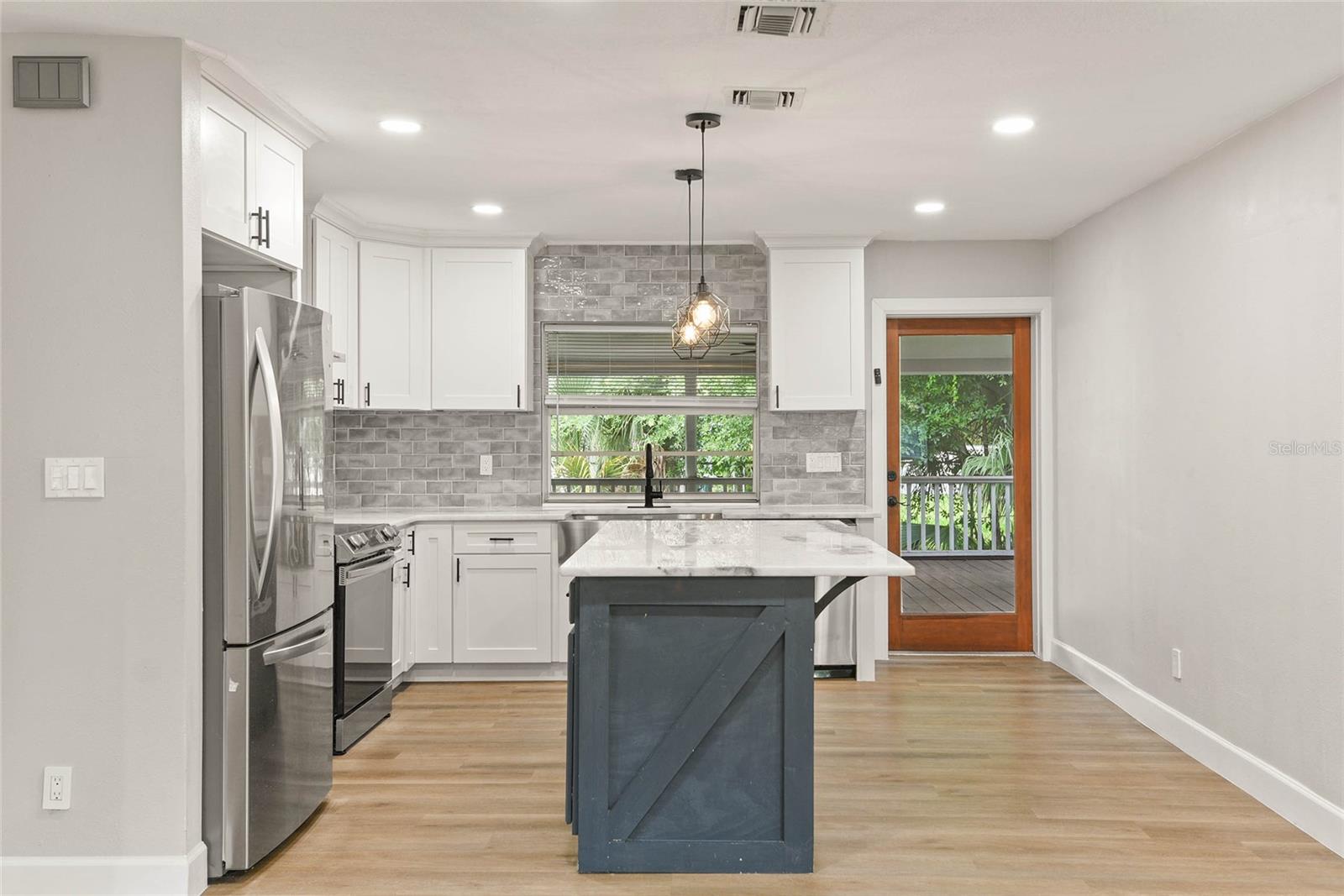 1720 N Westmoreland Dr