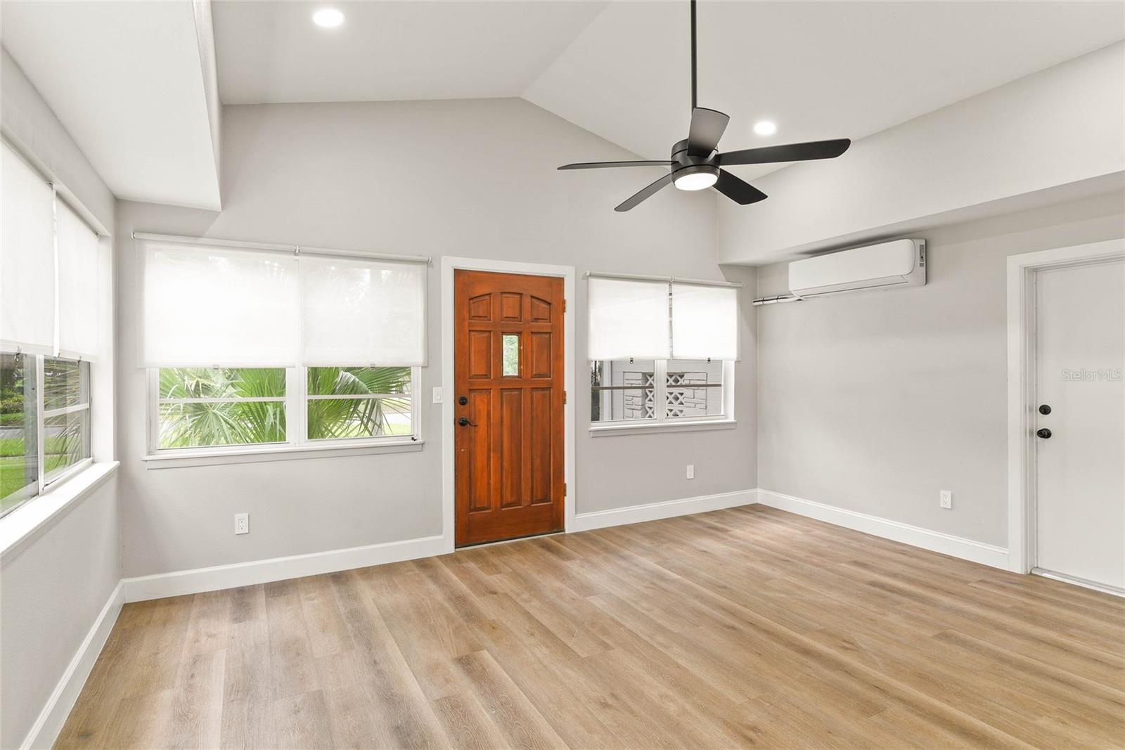 1720 N Westmoreland Dr