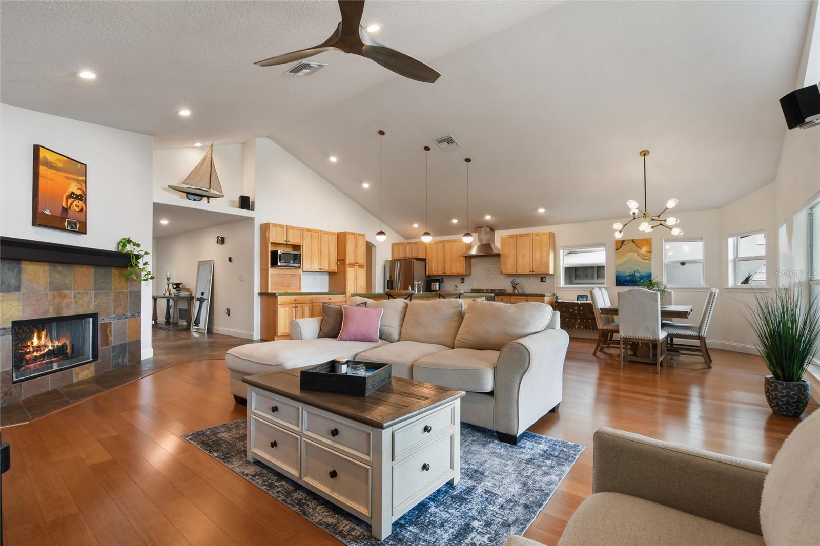 301 Richard Pl