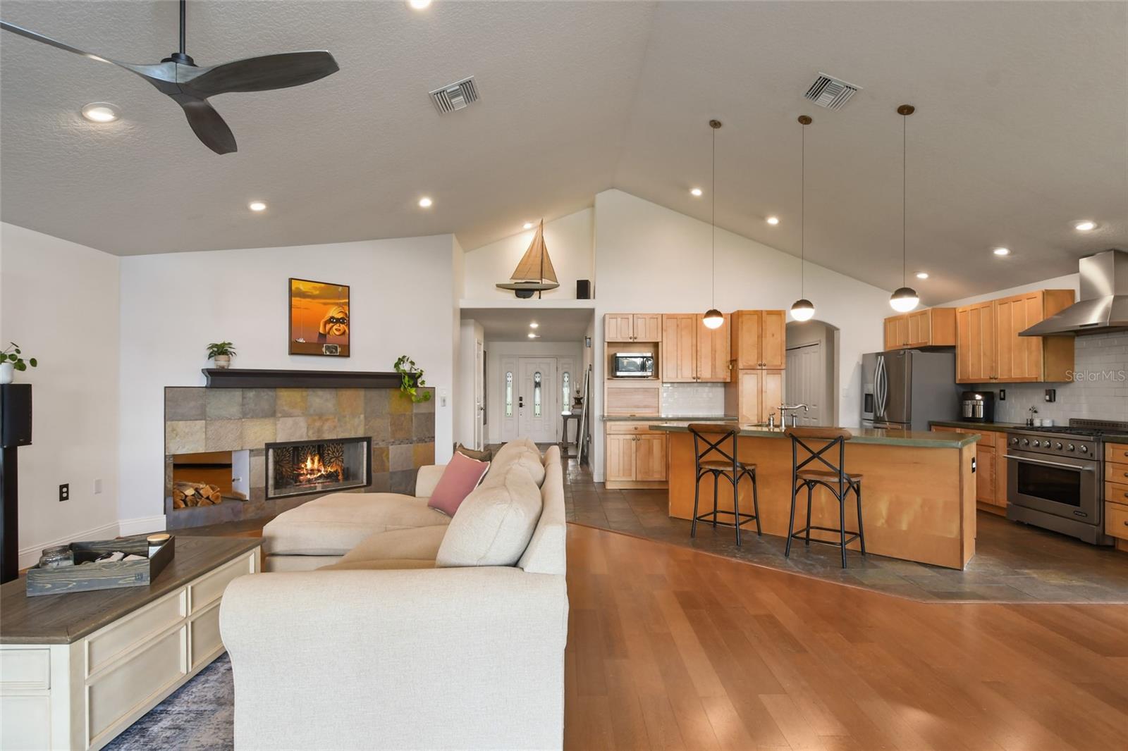 301 Richard Pl