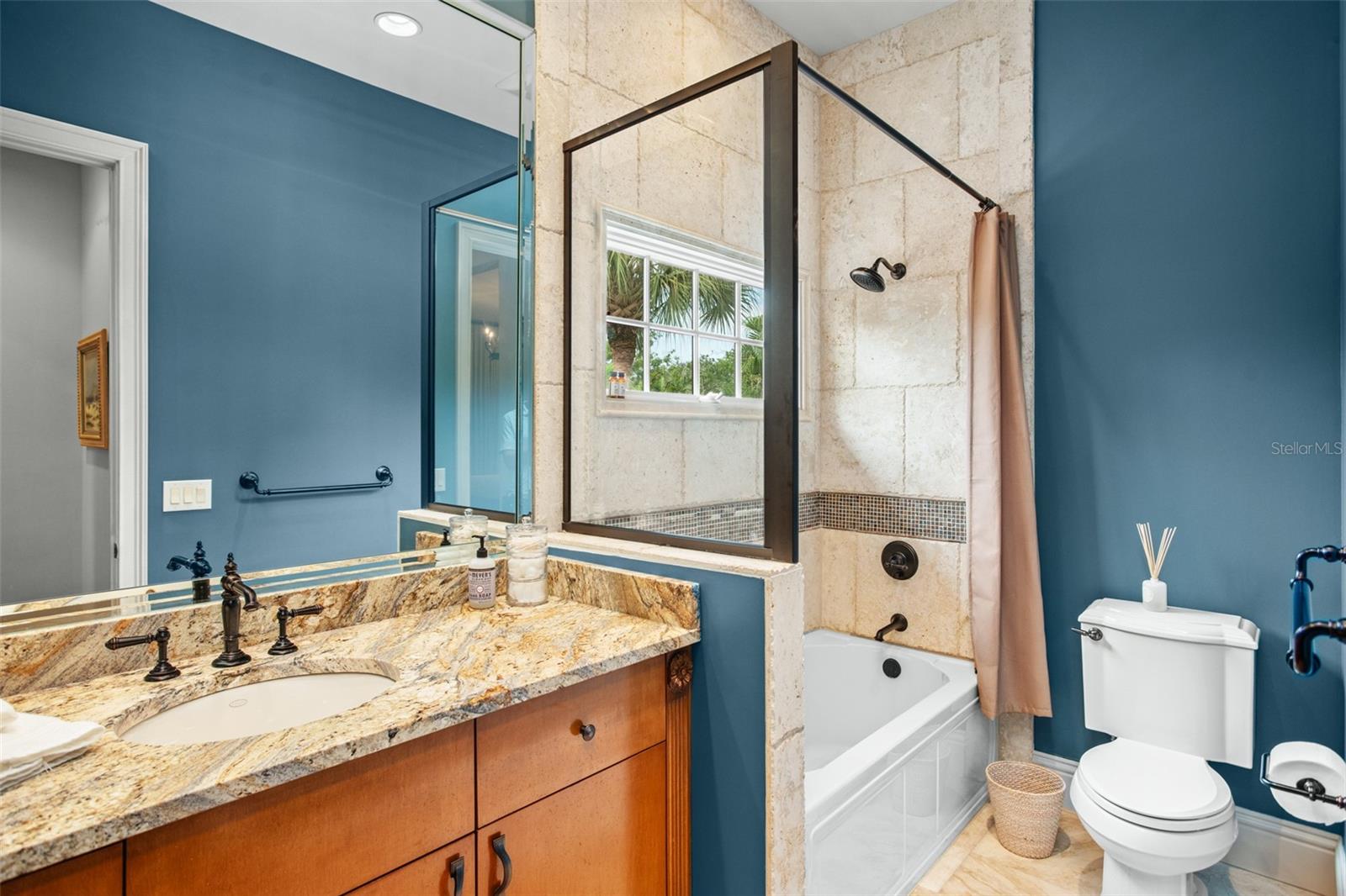 4806 Alexandra Garden Ct