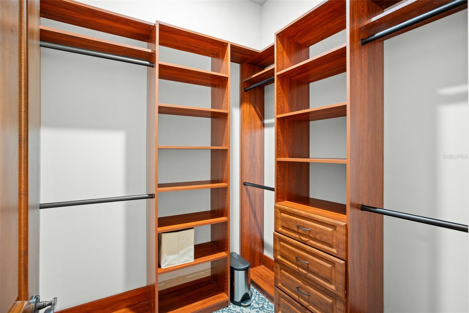 4806 Alexandra Garden Ct