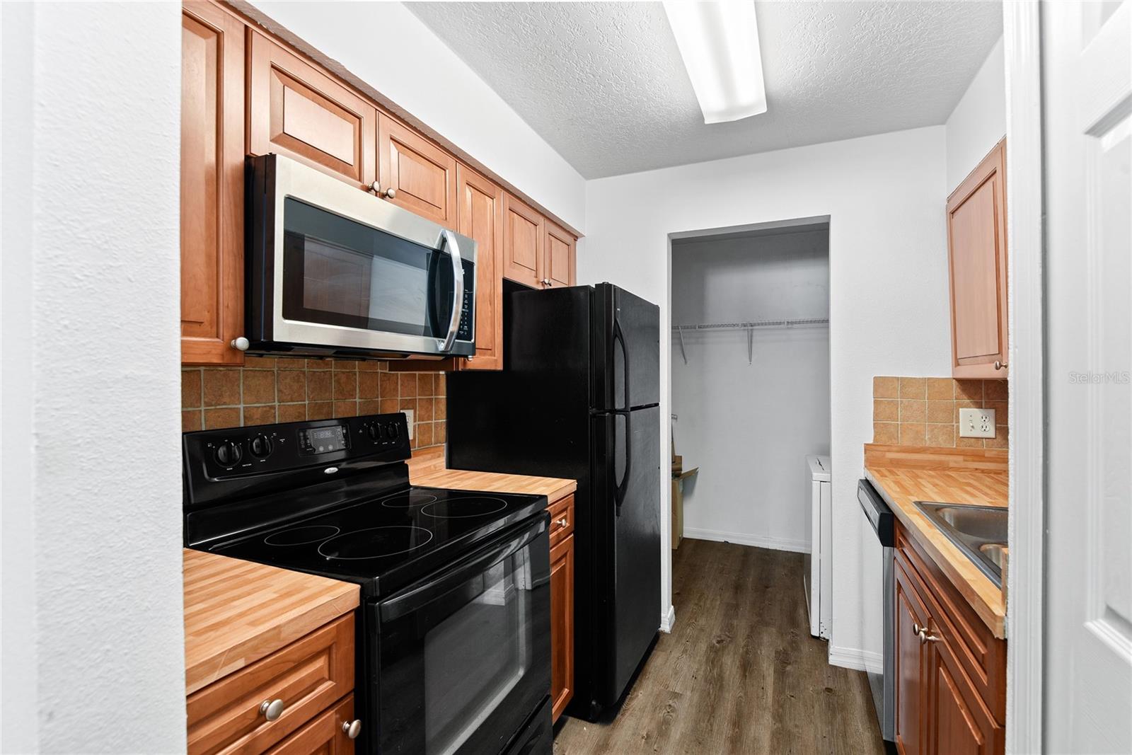 4896 Tangerine Ave #4896