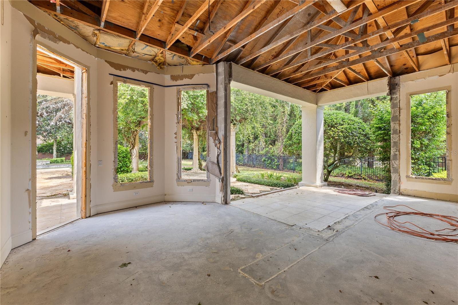 11048 Bridge House Rd