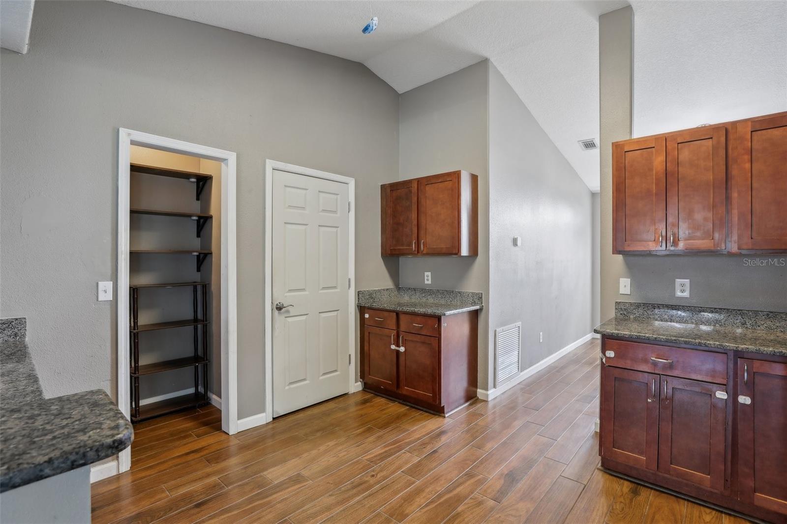 2808 Middleton Cir