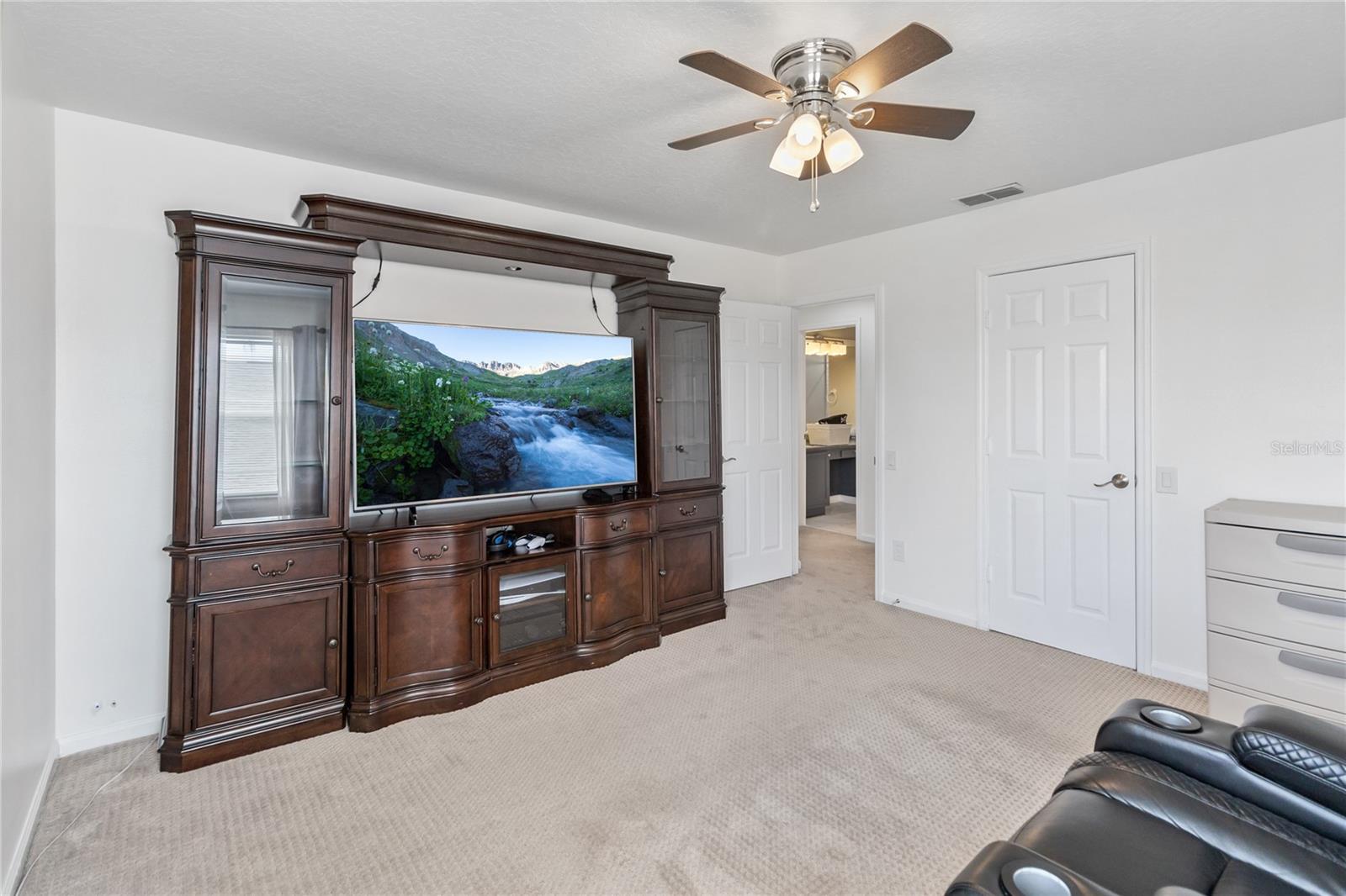 1097 Hollow Pine Dr
