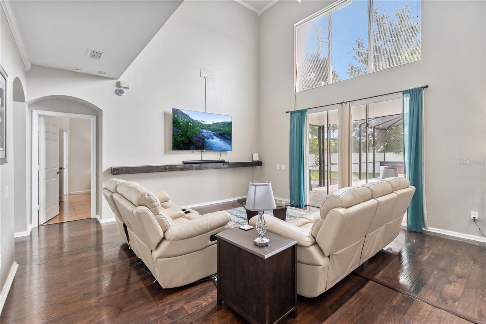 1097 Hollow Pine Dr