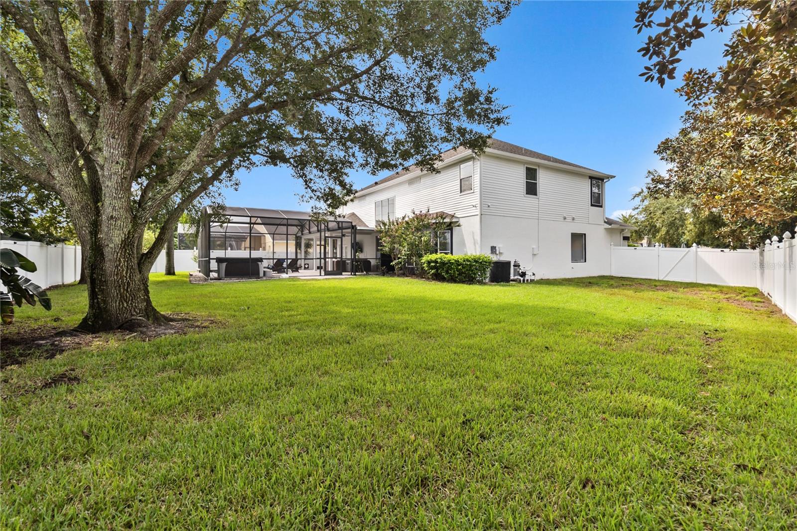 1097 Hollow Pine Dr