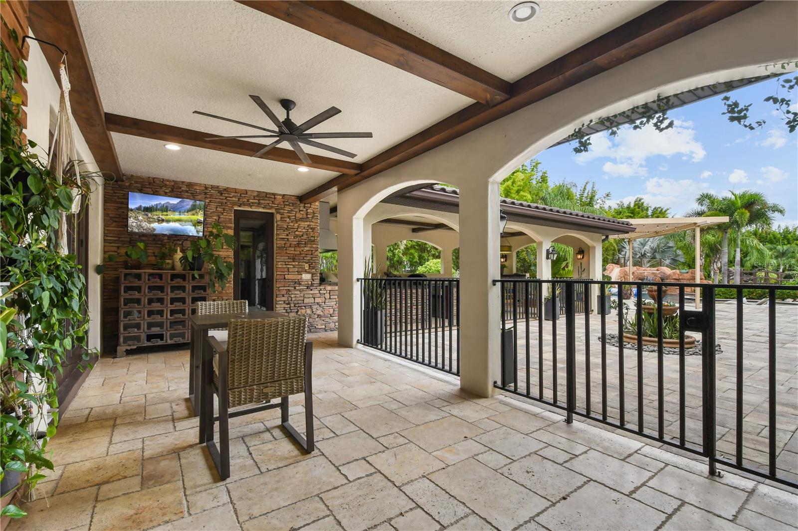 1661 S Chickasaw Trl