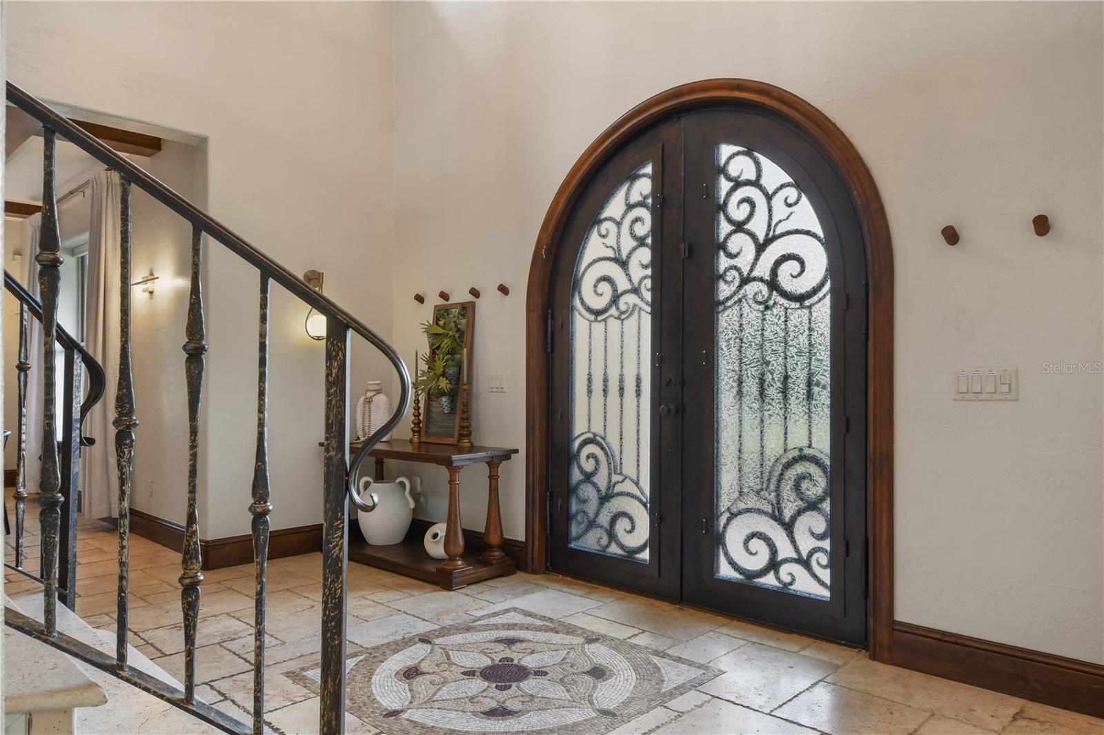 1661 S Chickasaw Trl