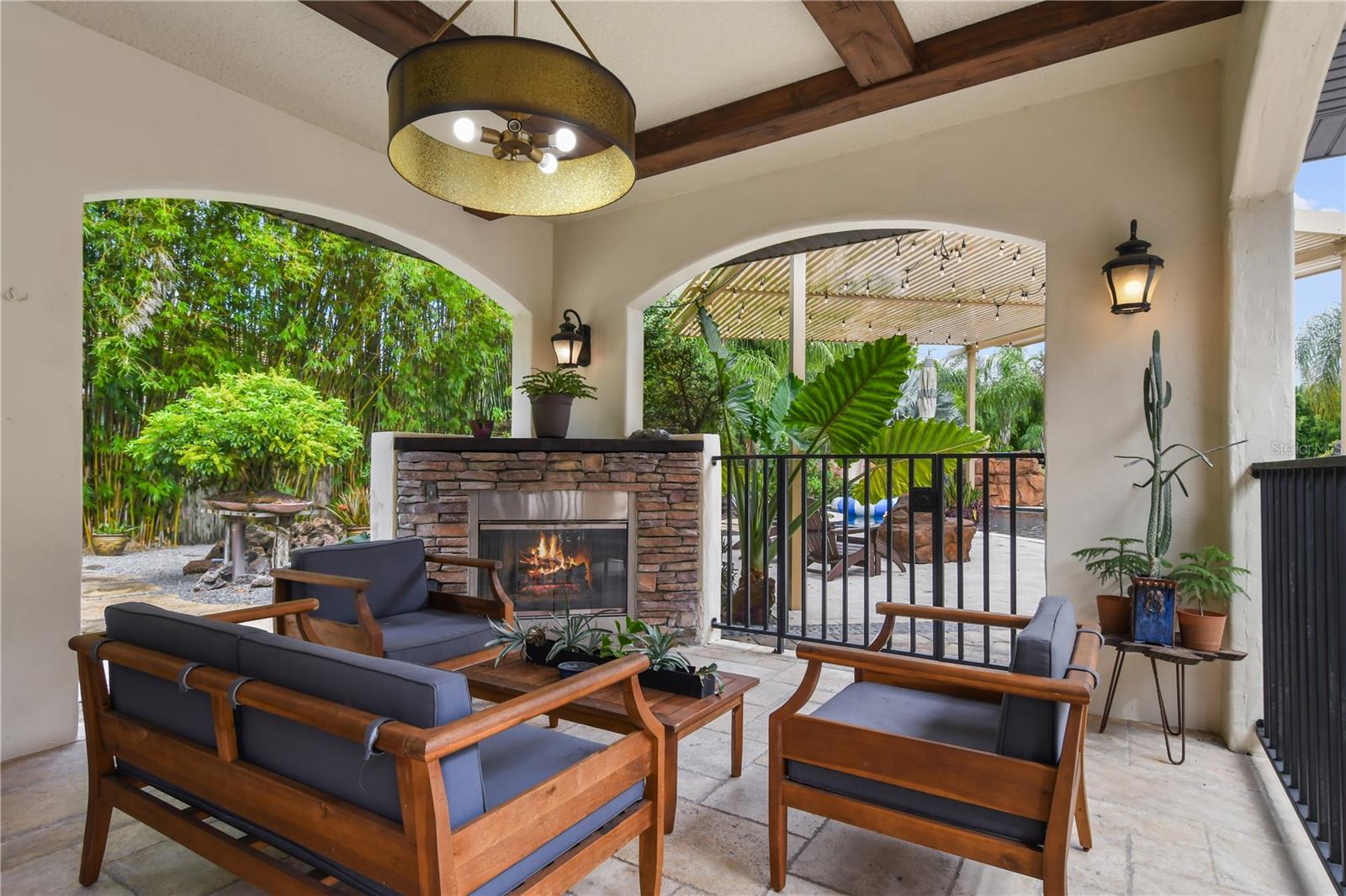 1661 S Chickasaw Trl