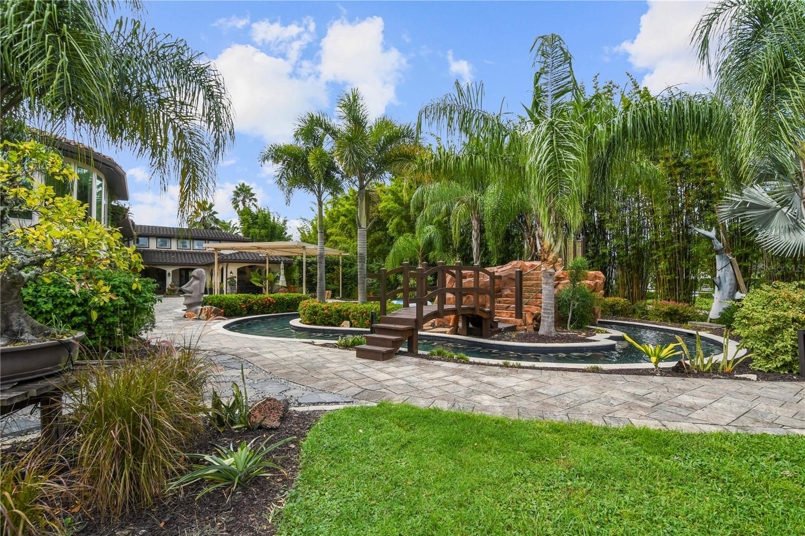 1661 S Chickasaw Trl