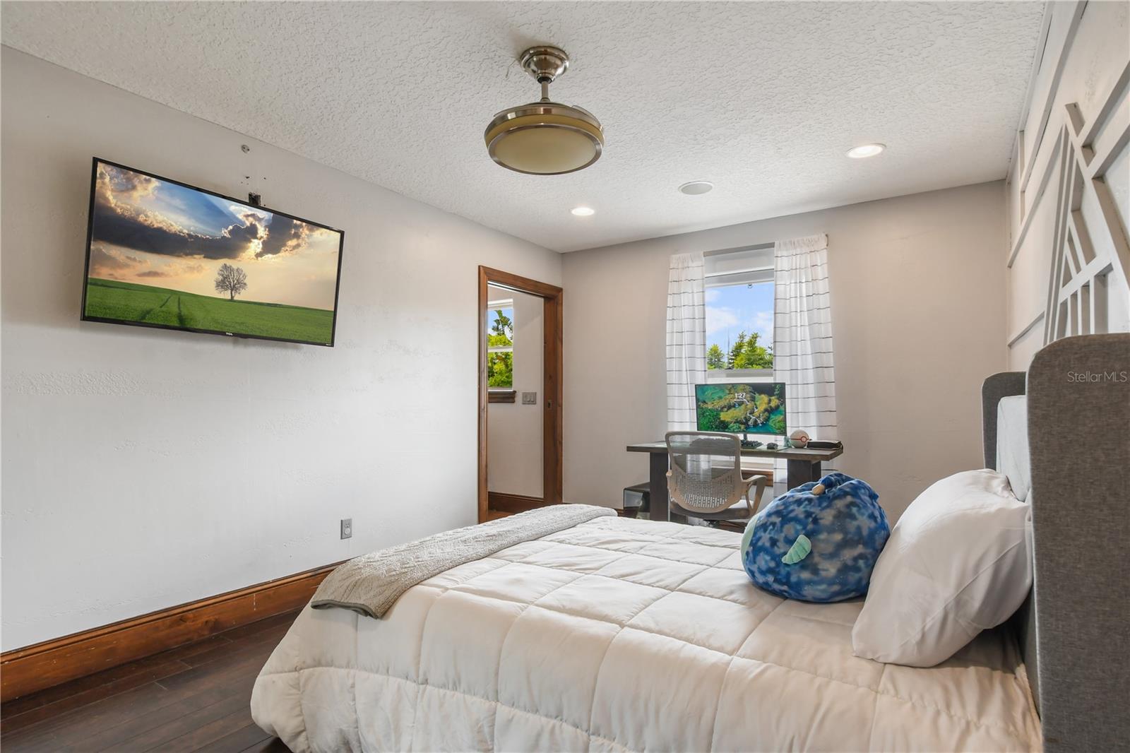 1661 S Chickasaw Trl