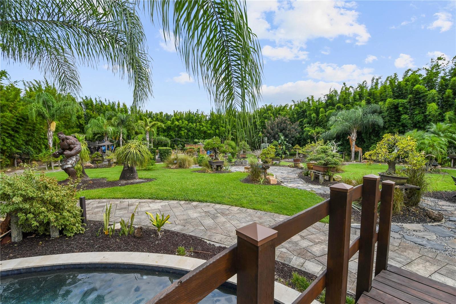 1661 S Chickasaw Trl