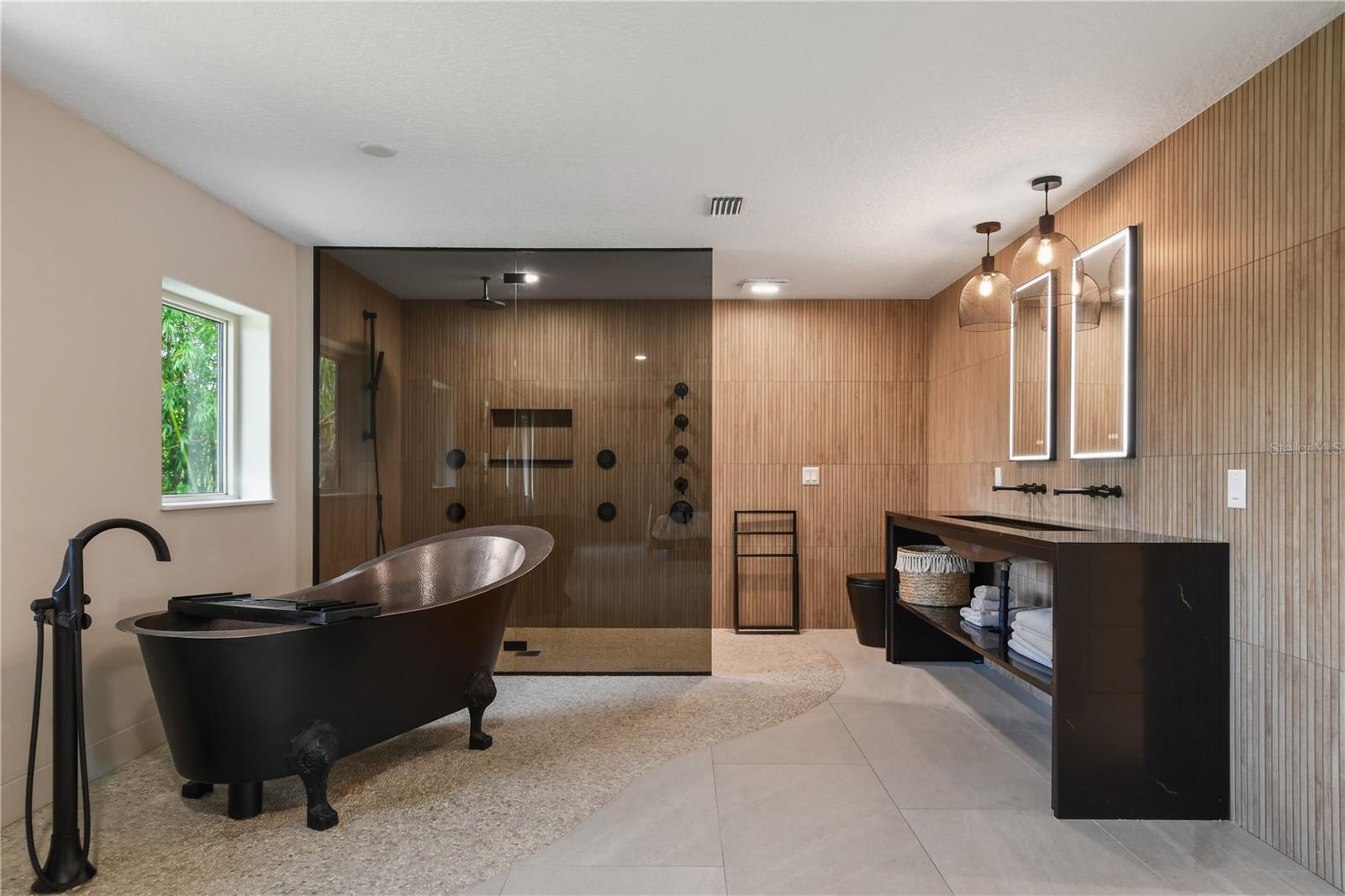 1661 S Chickasaw Trl