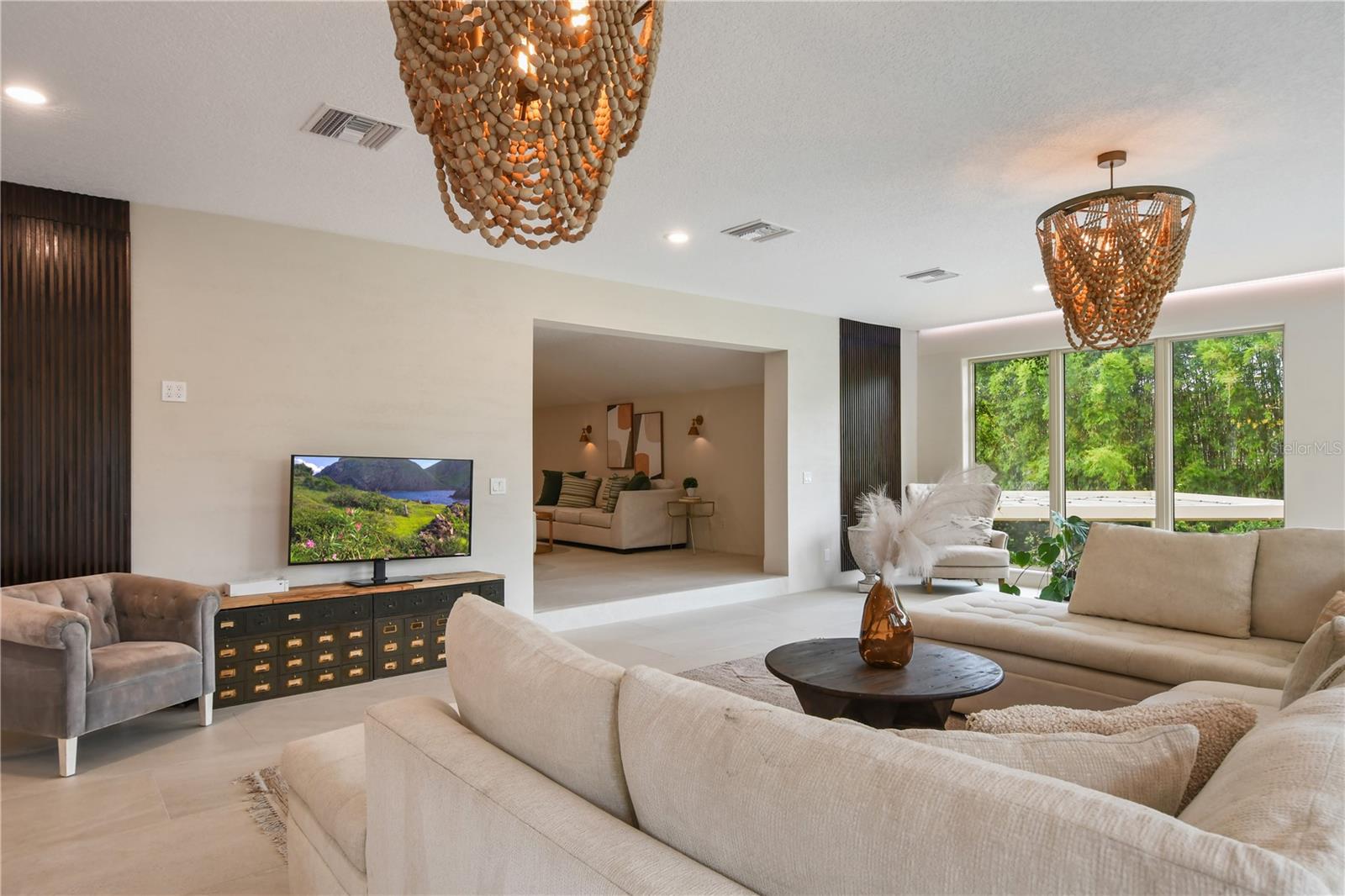 1661 S Chickasaw Trl