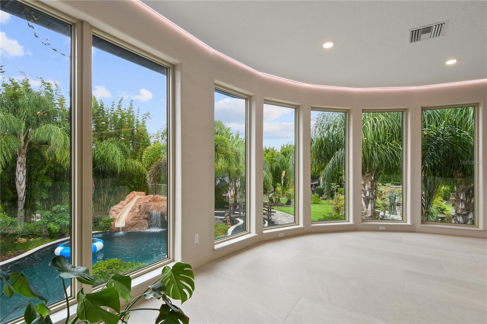 1661 S Chickasaw Trl