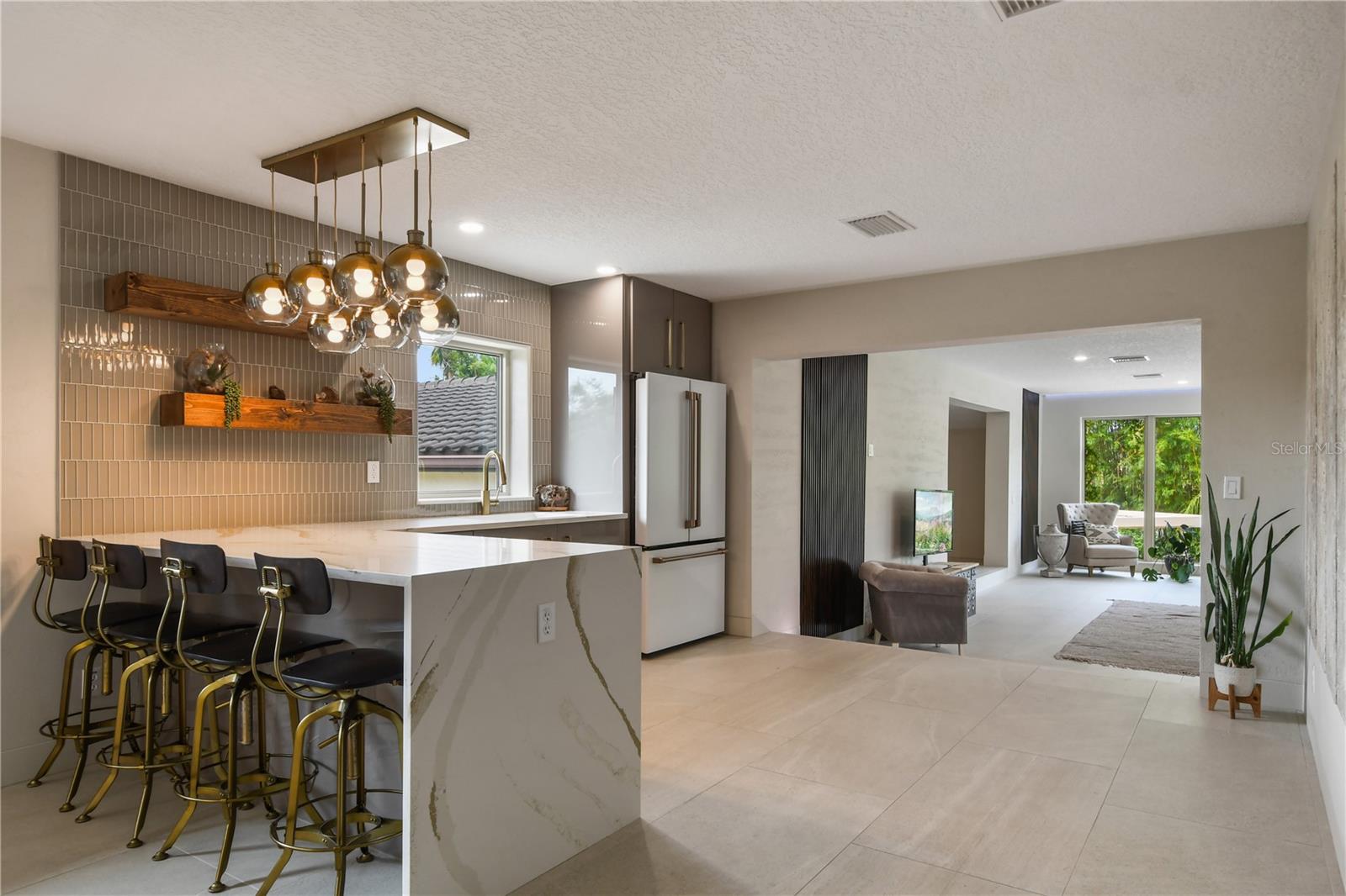 1661 S Chickasaw Trl