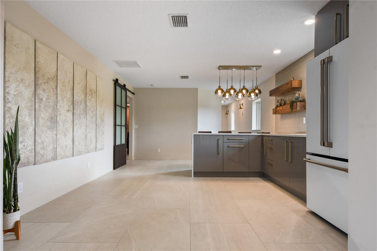 1661 S Chickasaw Trl