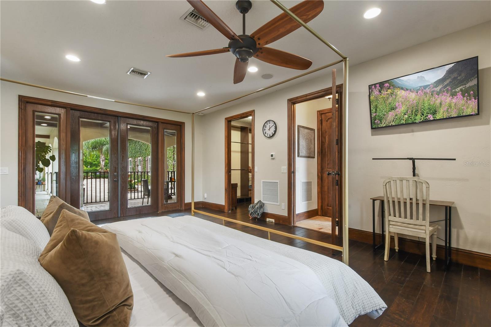 1661 S Chickasaw Trl