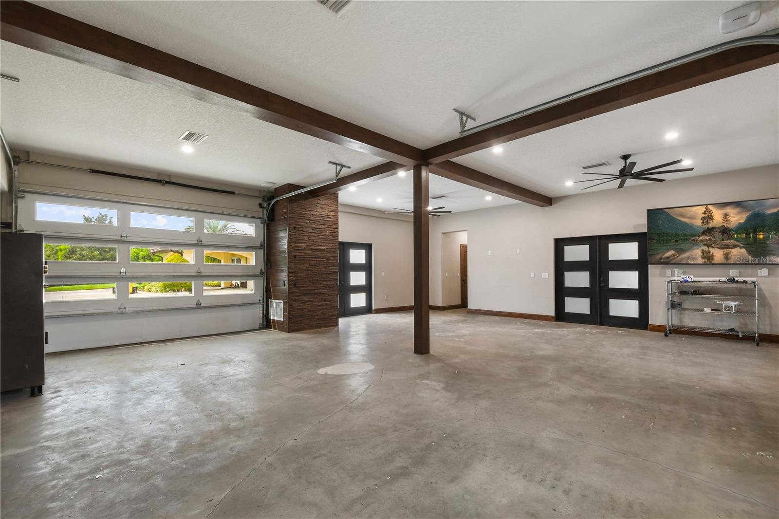 1661 S Chickasaw Trl