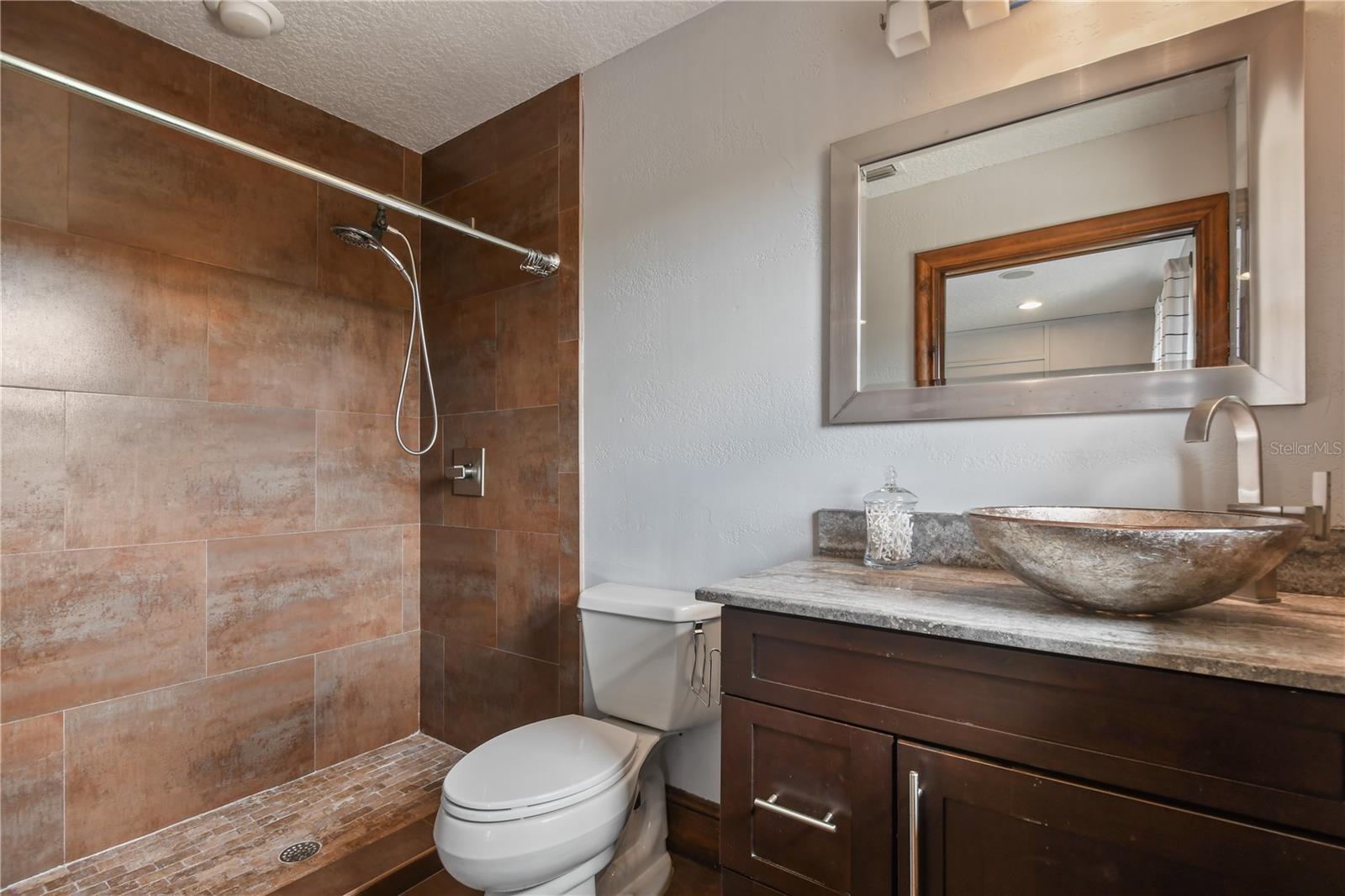 1661 S Chickasaw Trl