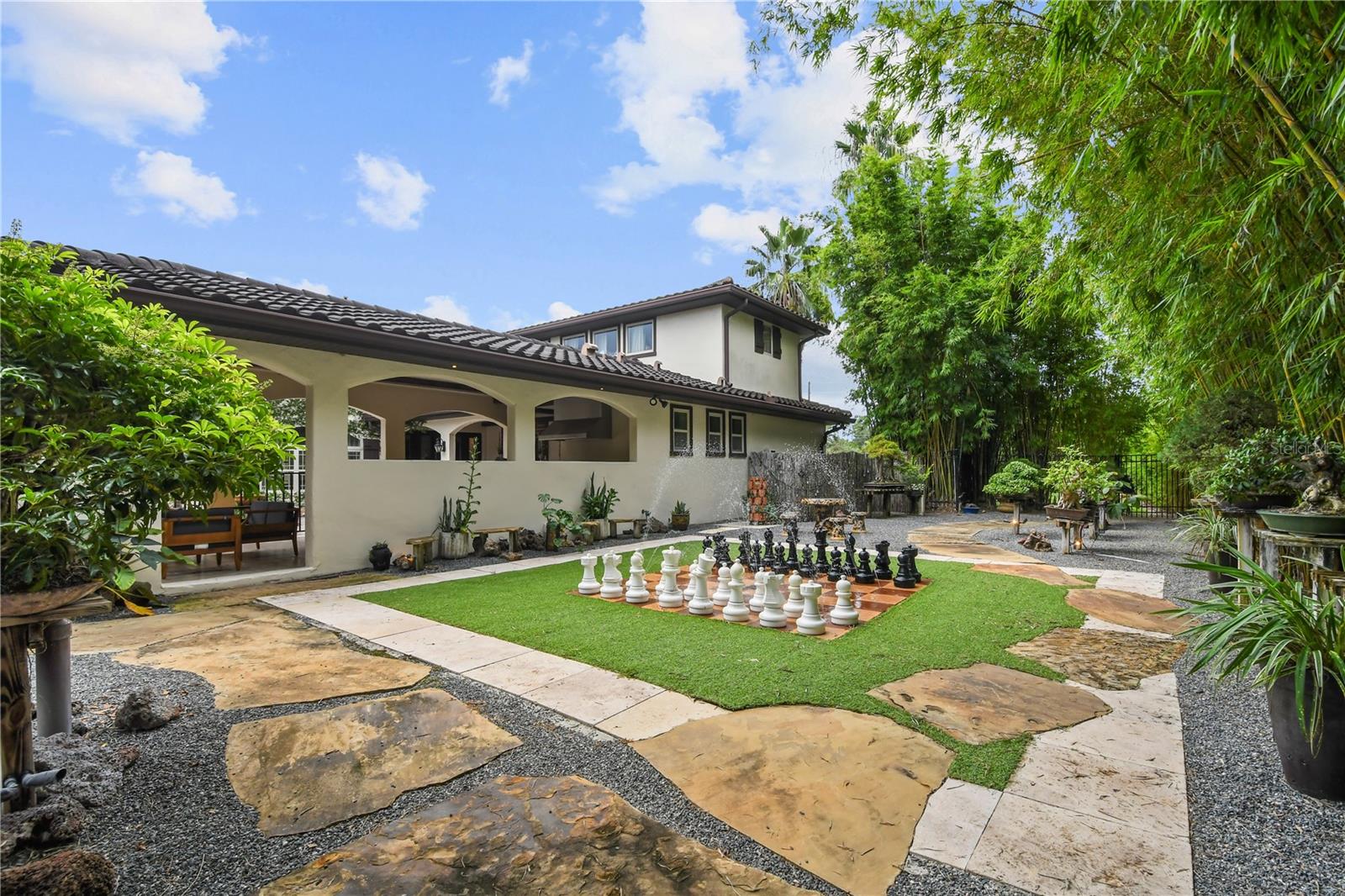 1661 S Chickasaw Trl