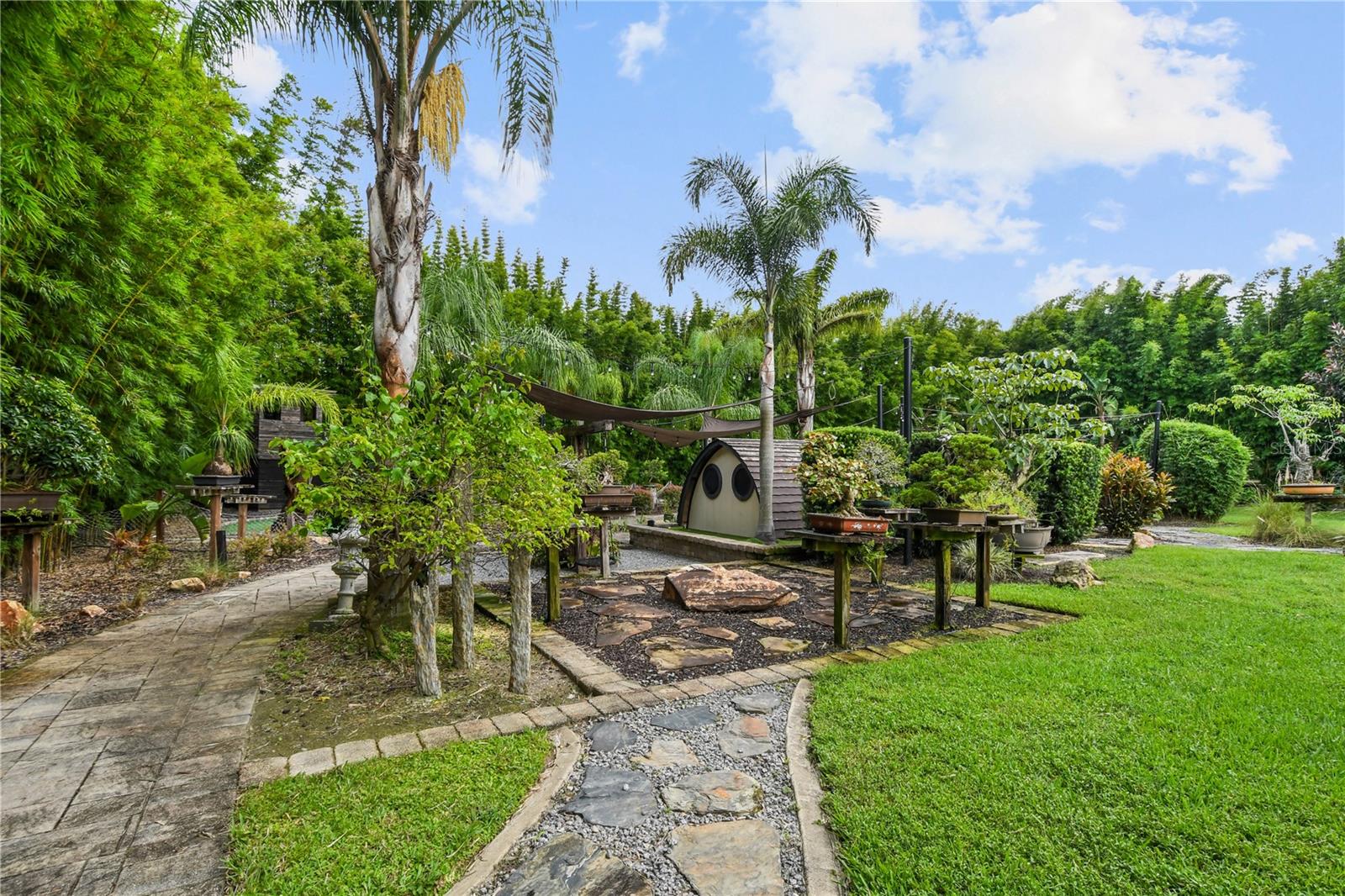 1661 S Chickasaw Trl