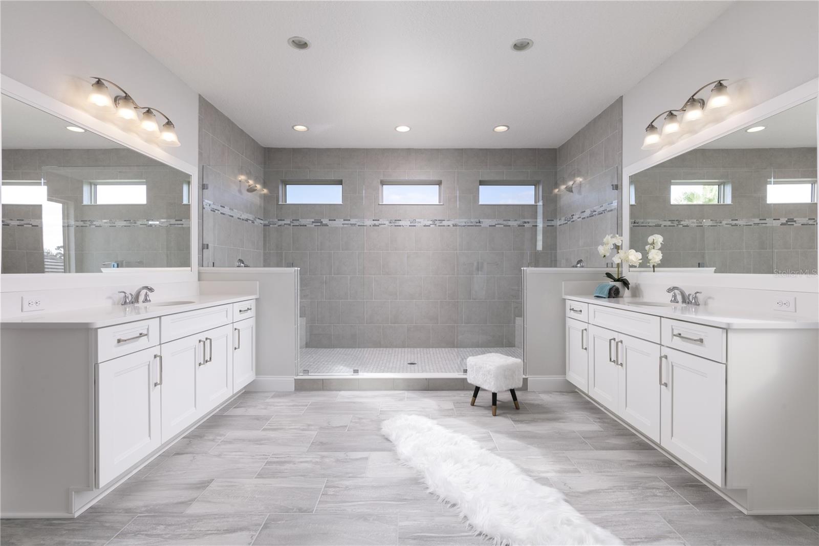 10475 Royal Cypress Way