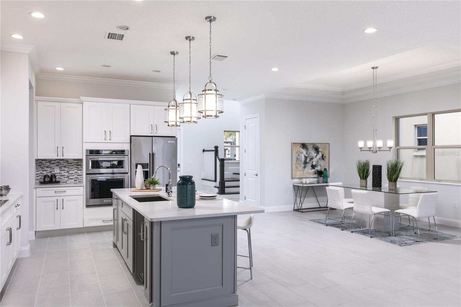 10475 Royal Cypress Way