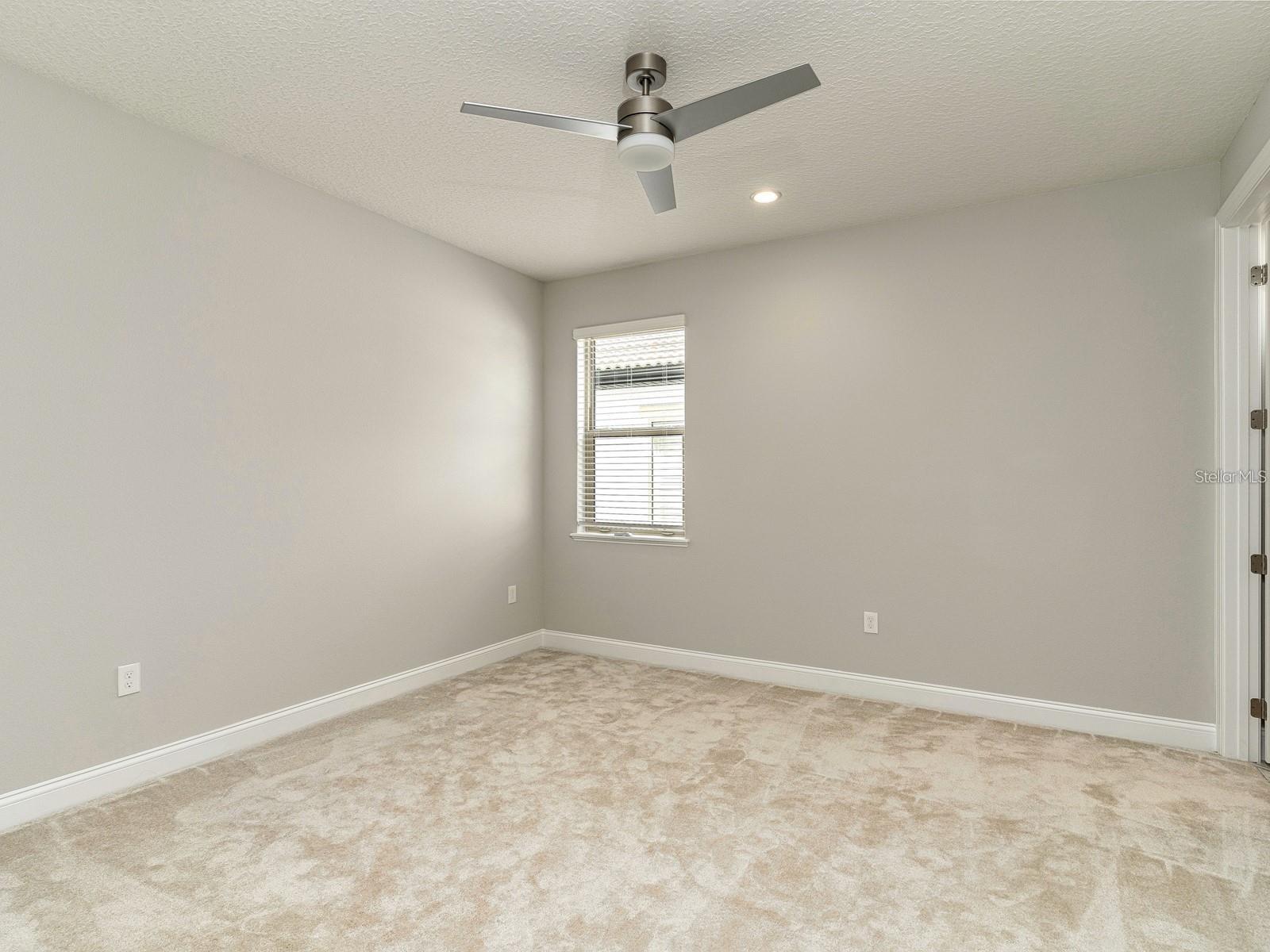 10146 Royal Island Ct