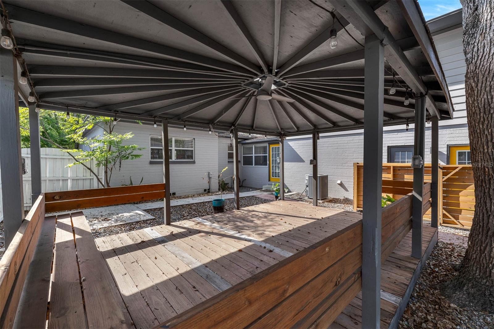 2201 Delaney Ave