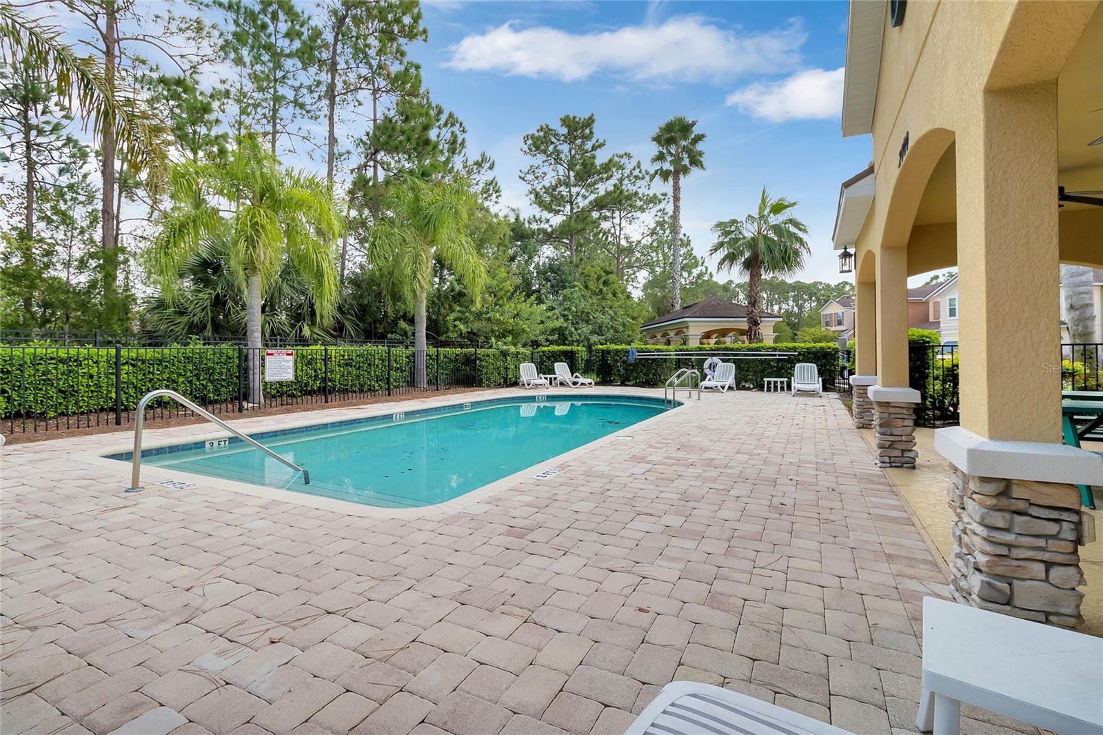 2129 Victoria Glen Dr