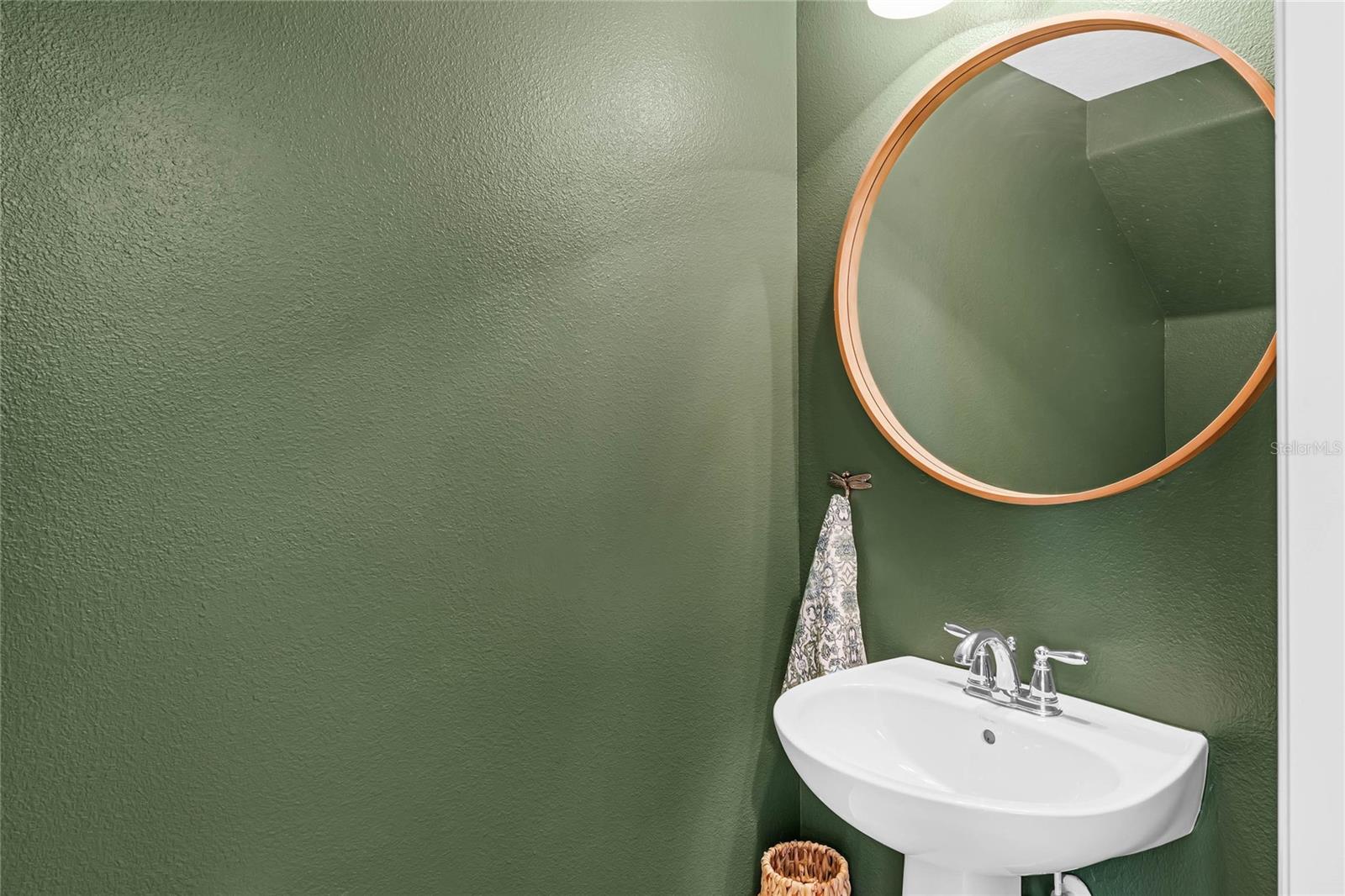 2129 Victoria Glen Dr